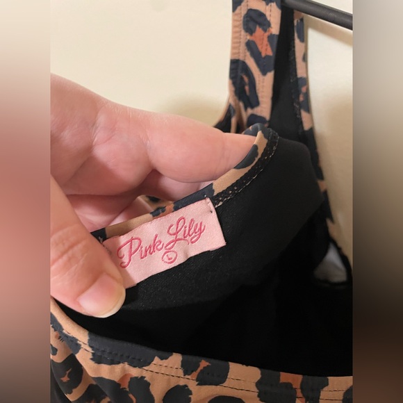 ✨Women’s Pink Lily One Piece Bathing Suit Size L - Picture 9 of 9